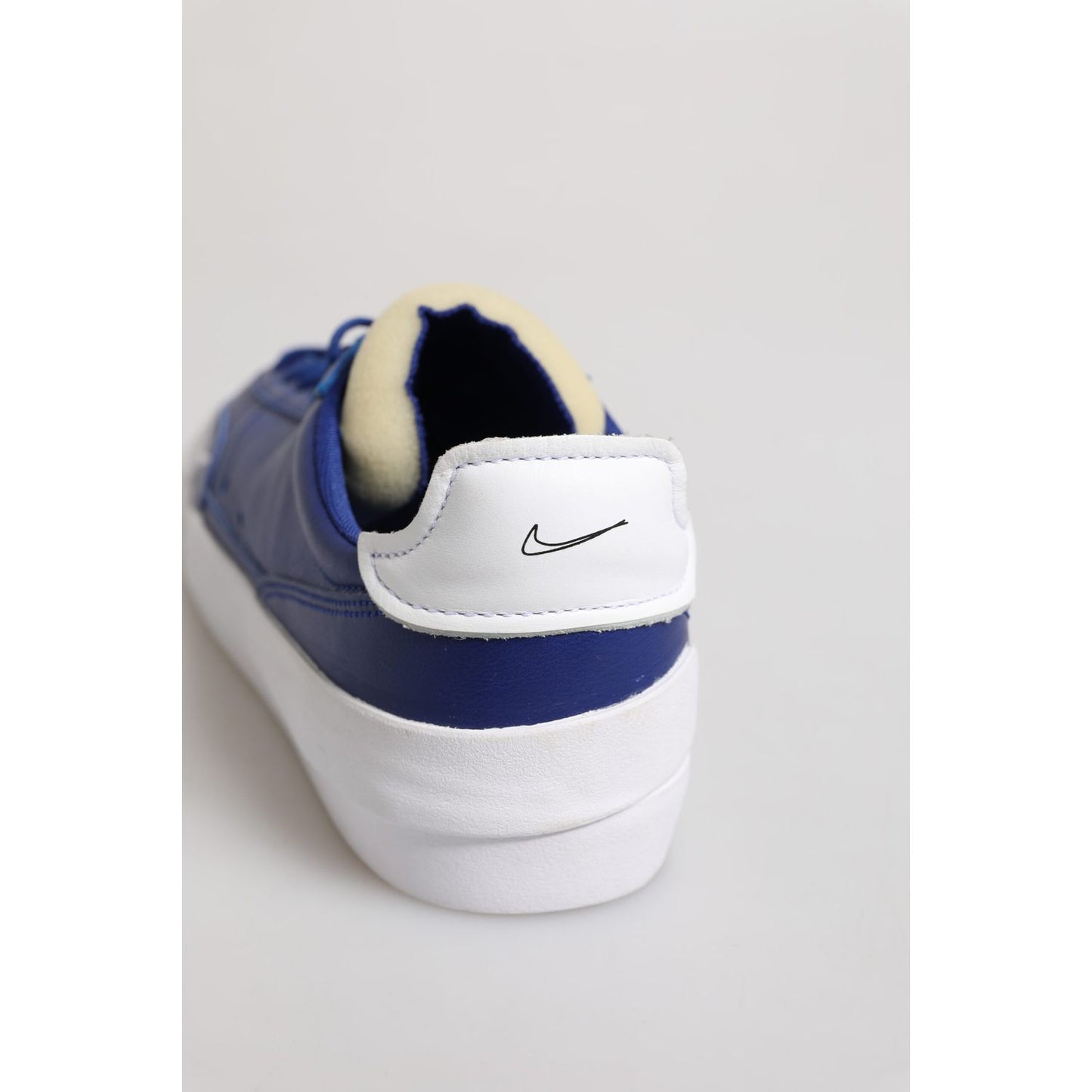 Nike White Blue Lace Up Low Top Drop-Type PRM Sneakers Shoes Nike