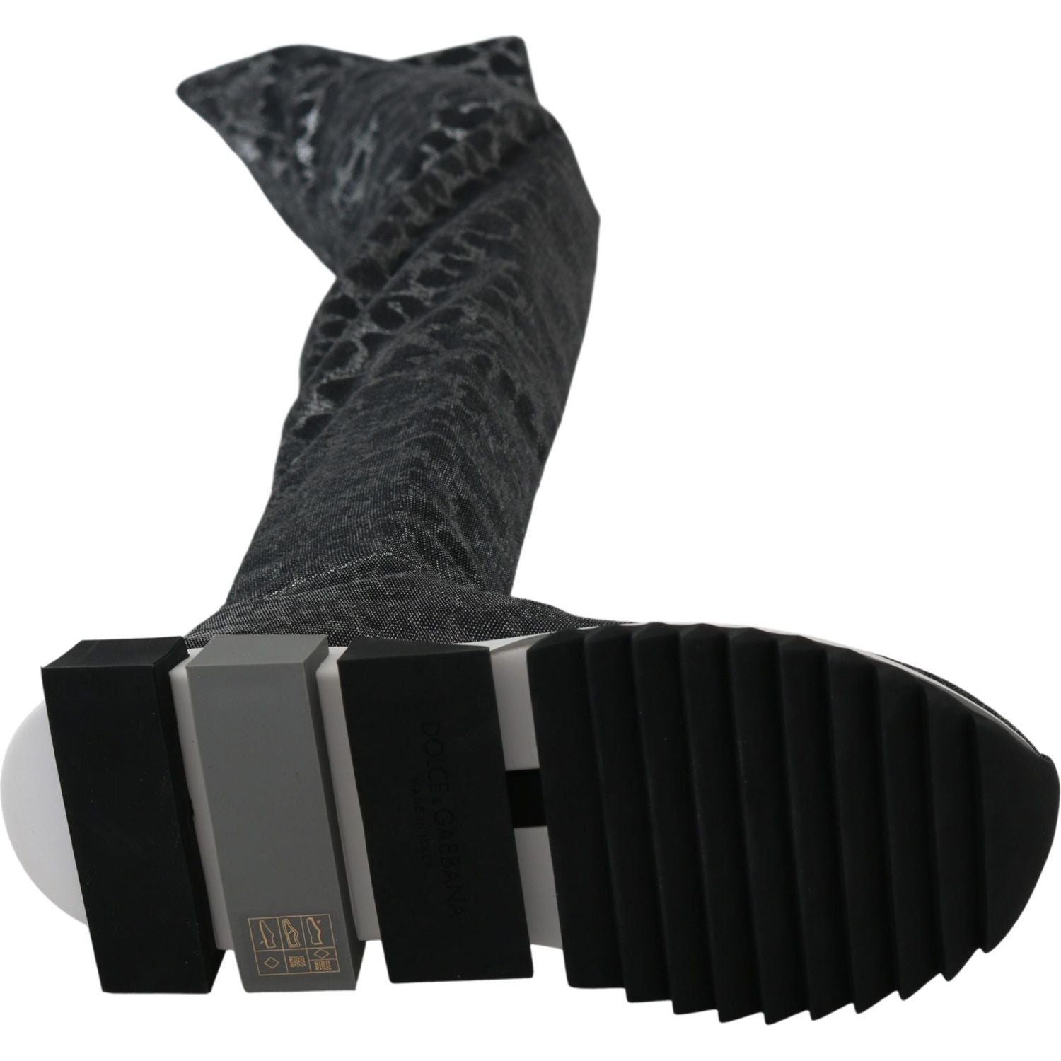 حذاء أنيق بنقشة جلد النمر فوق الركبة من دولتشي آند غابانا