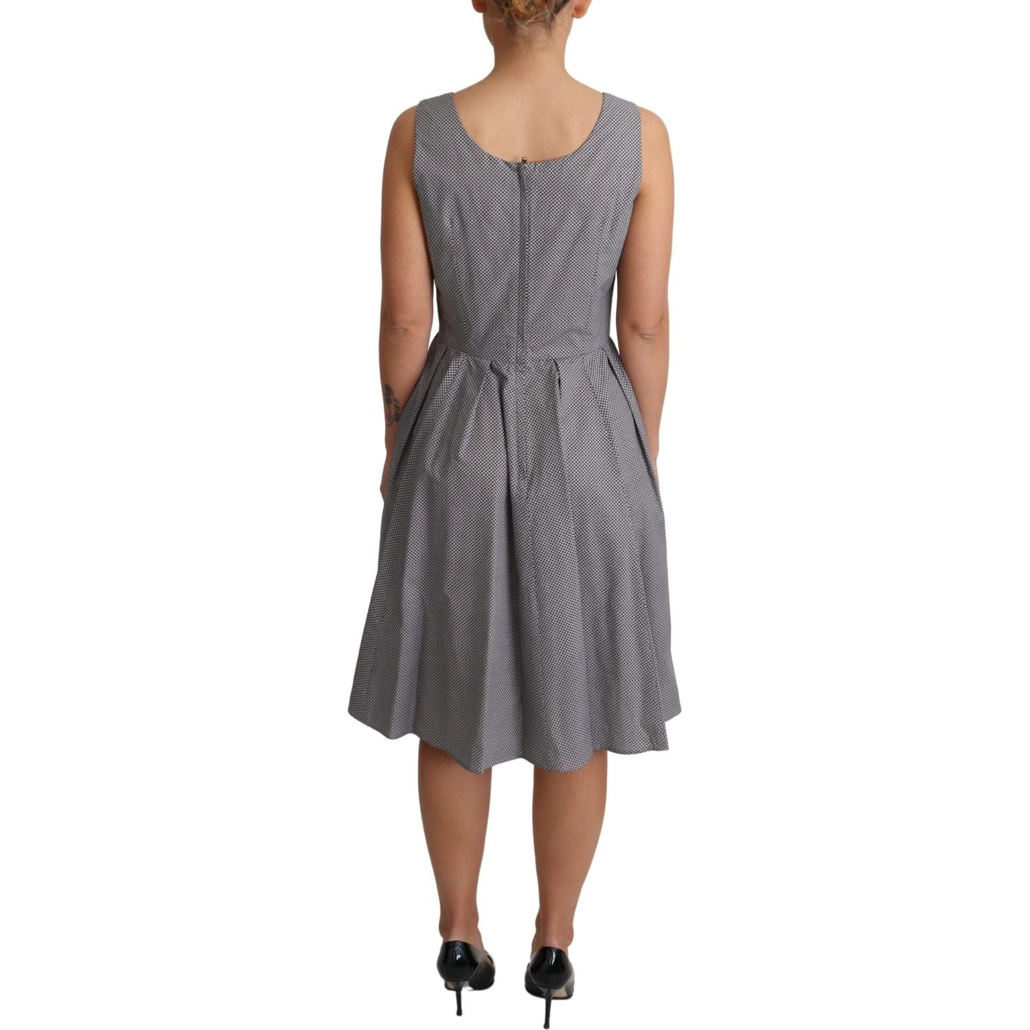 فستان دولتشي آند غابانا بدون أكمام بتصميم هندسي على شكل حرف A