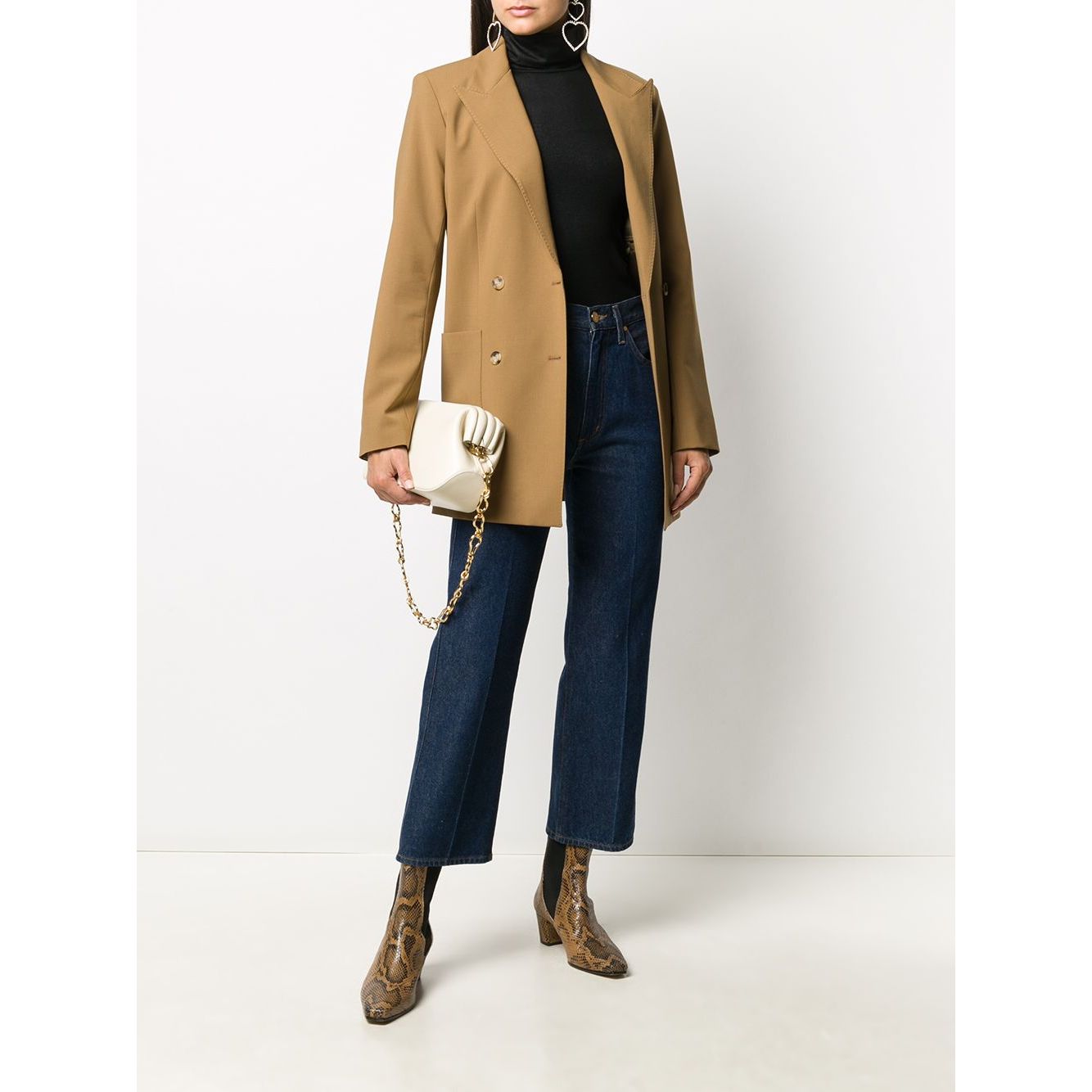 سويت شيرت ماجيستيك باللون الأسود