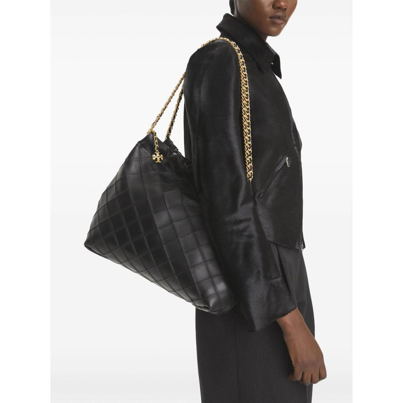 Front view with bag zipped and handles upright.