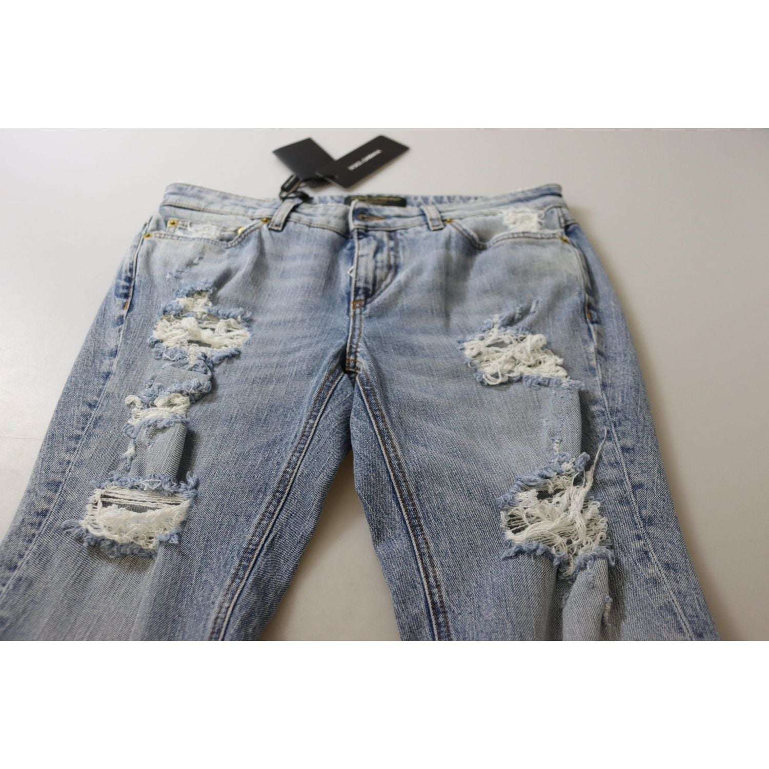 بنطلون جينز ضيق أنيق من دولتشي آند غابانا لإطلالة راقية