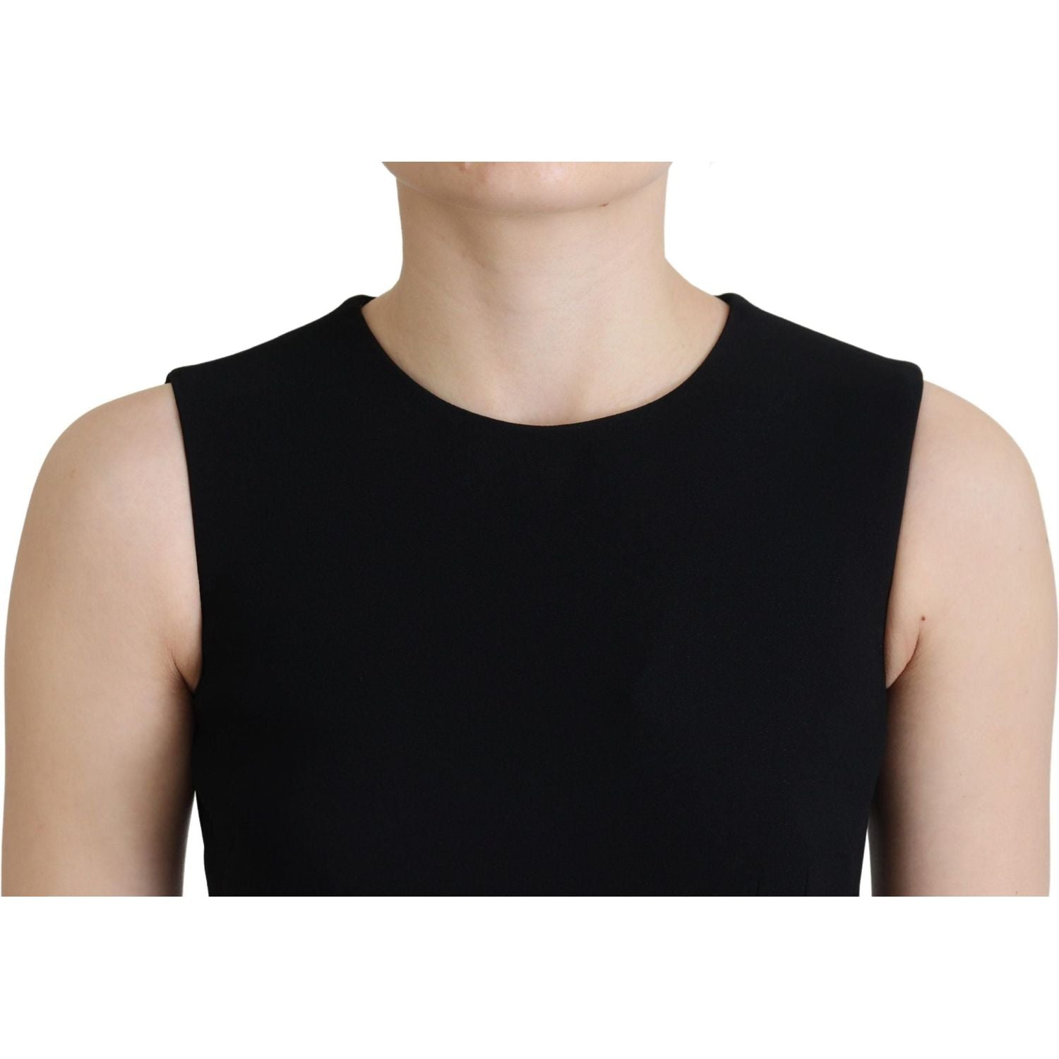 فستان دولتشي آند غابانا الأسود الأنيق ذو القصّة الواسعة