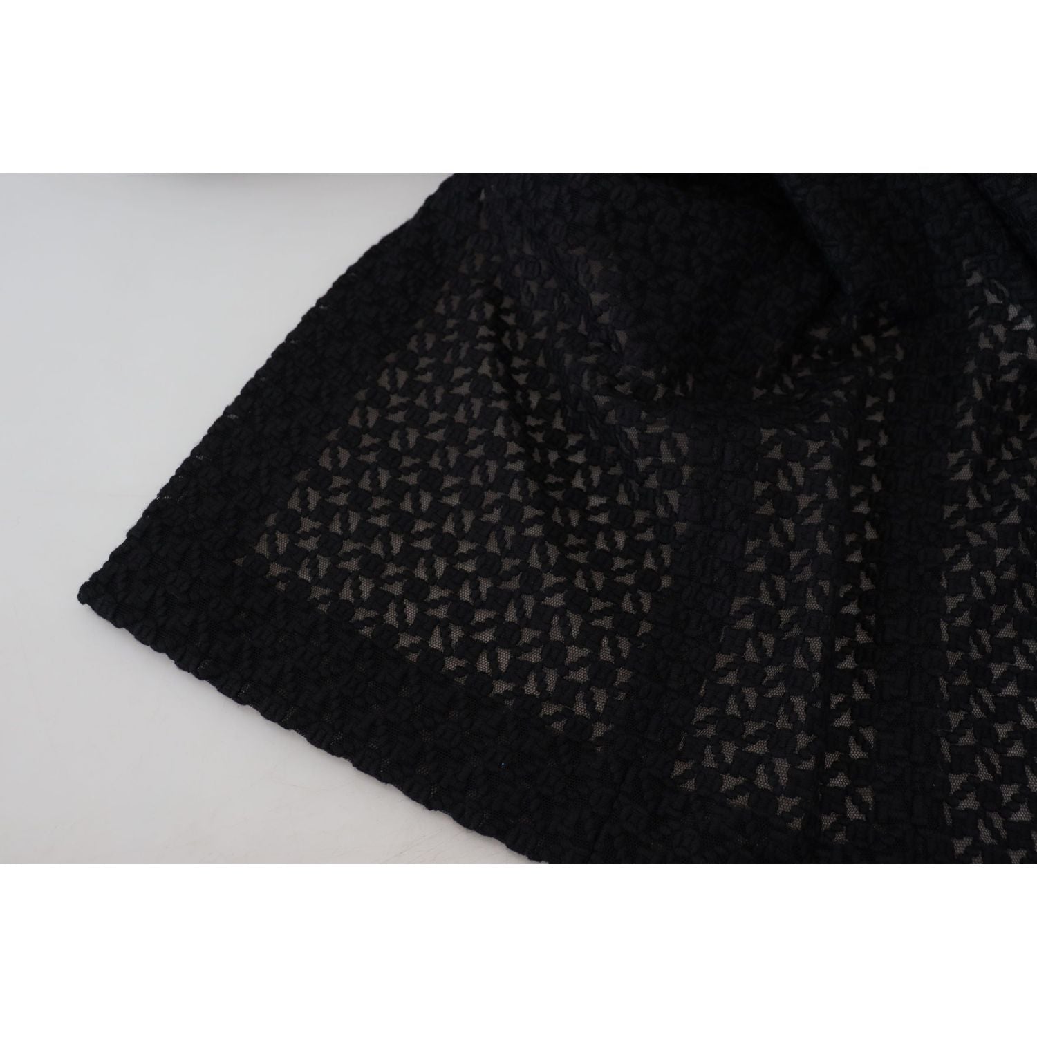 سترة كلاسيكية طويلة محبوكة بأزرار من دولتشي آند غابانا