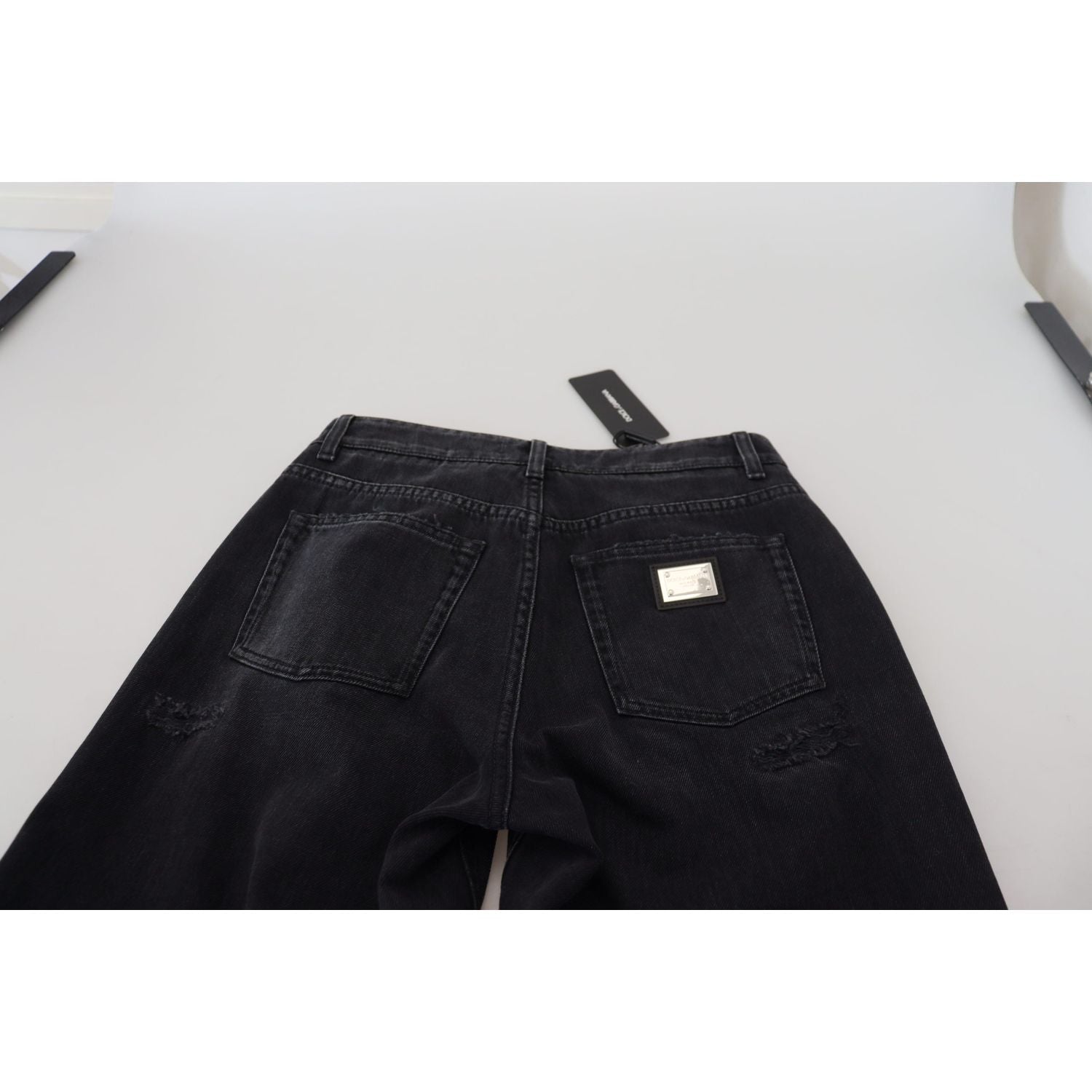 بنطلون جينز أسود أنيق من دولتشي آند غابانا - ارتقِ بخزانة ملابسك