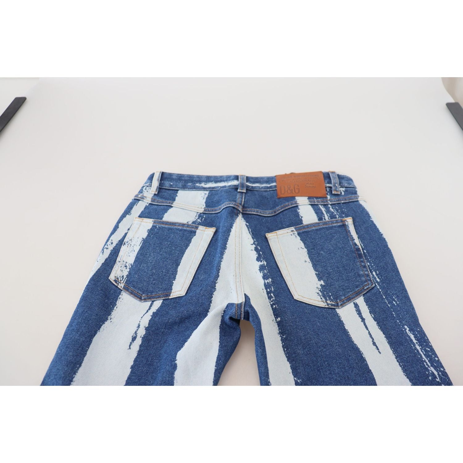بنطلون جينز إيطالي ضيق مخطط أنيق من Dolce &amp; Gabbana