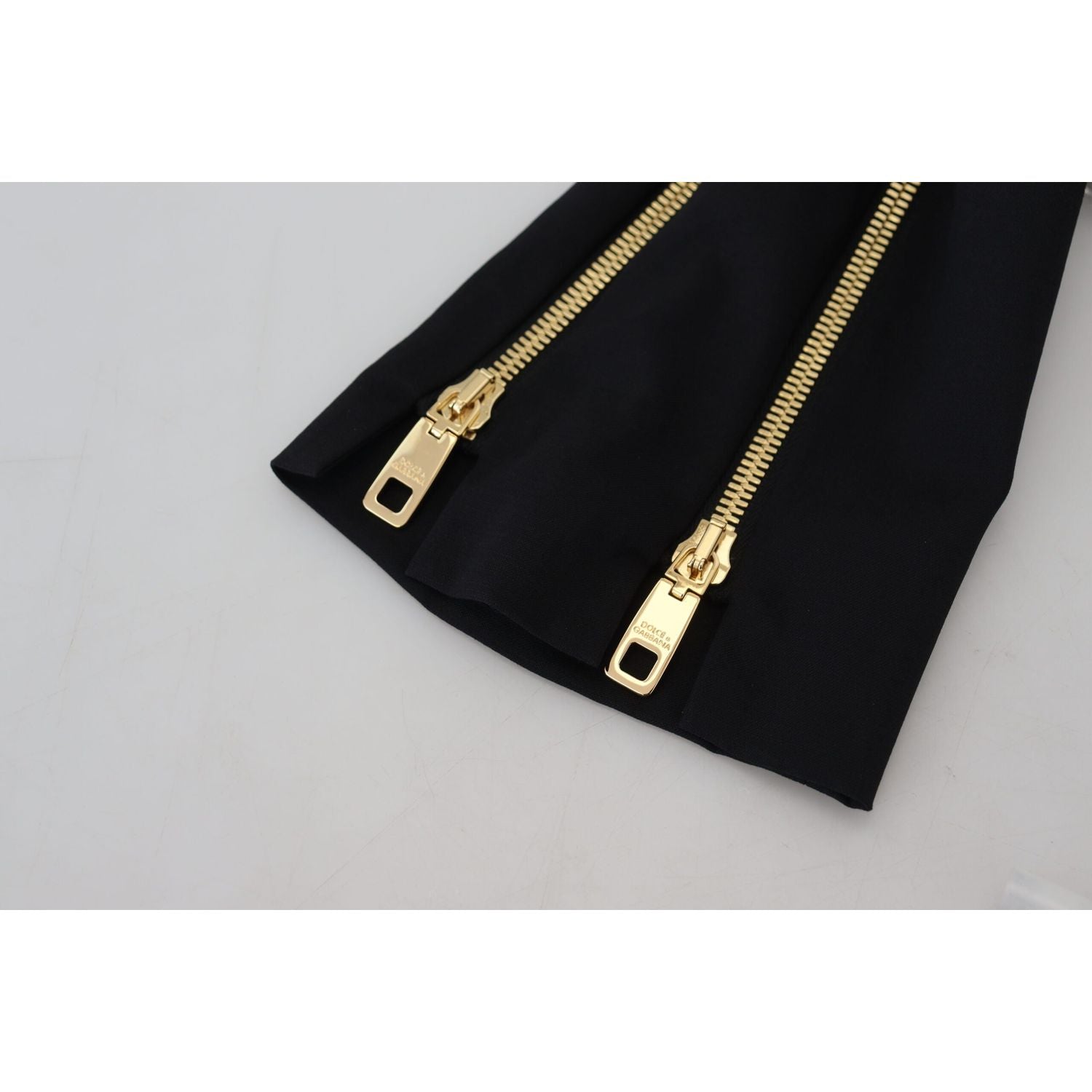 بنطلون صوف أنيق بخصر مرتفع وقصة ضيقة من دولتشي آند غابانا