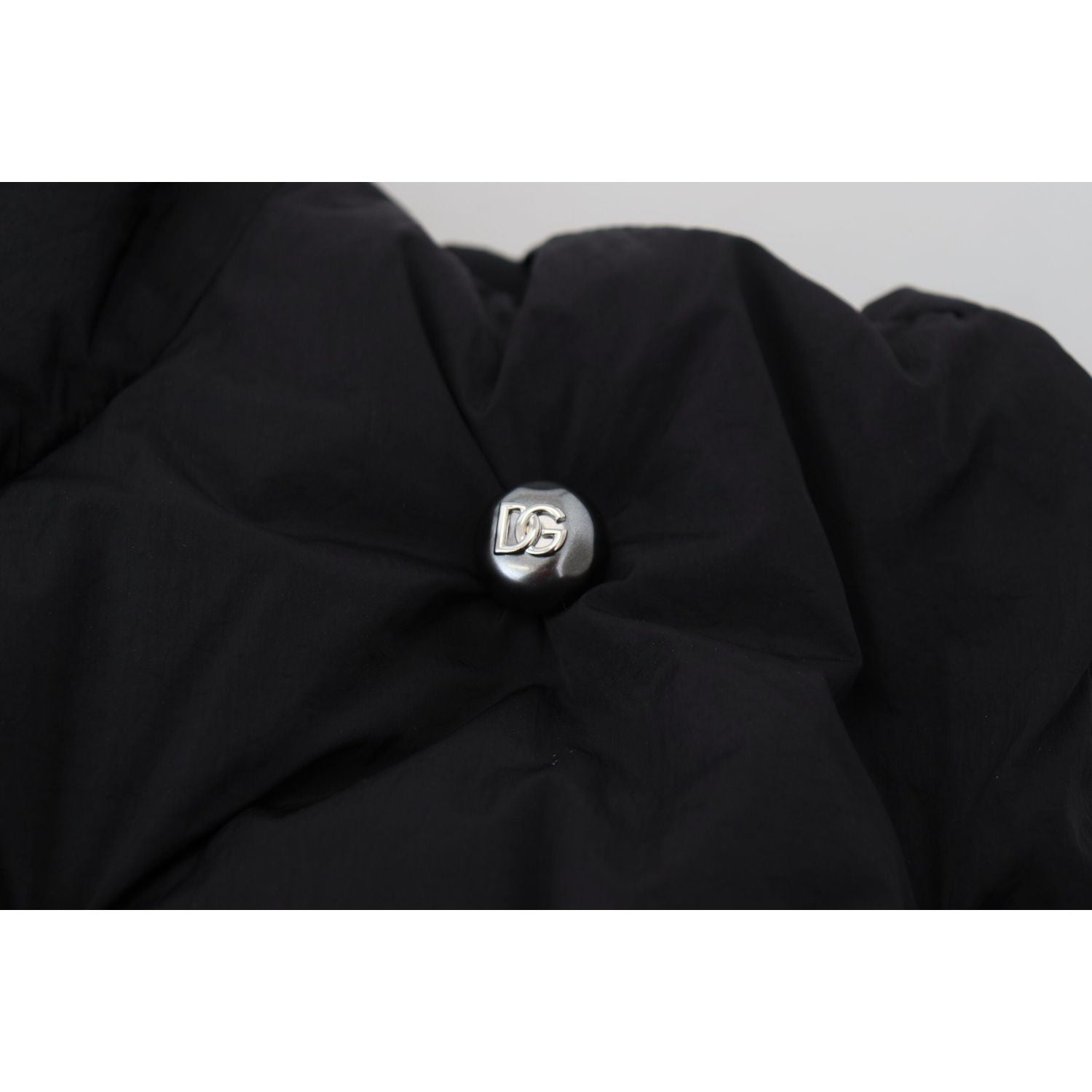 سترة أنيقة بدون أكمام باللون الأسود من دولتشي آند غابانا