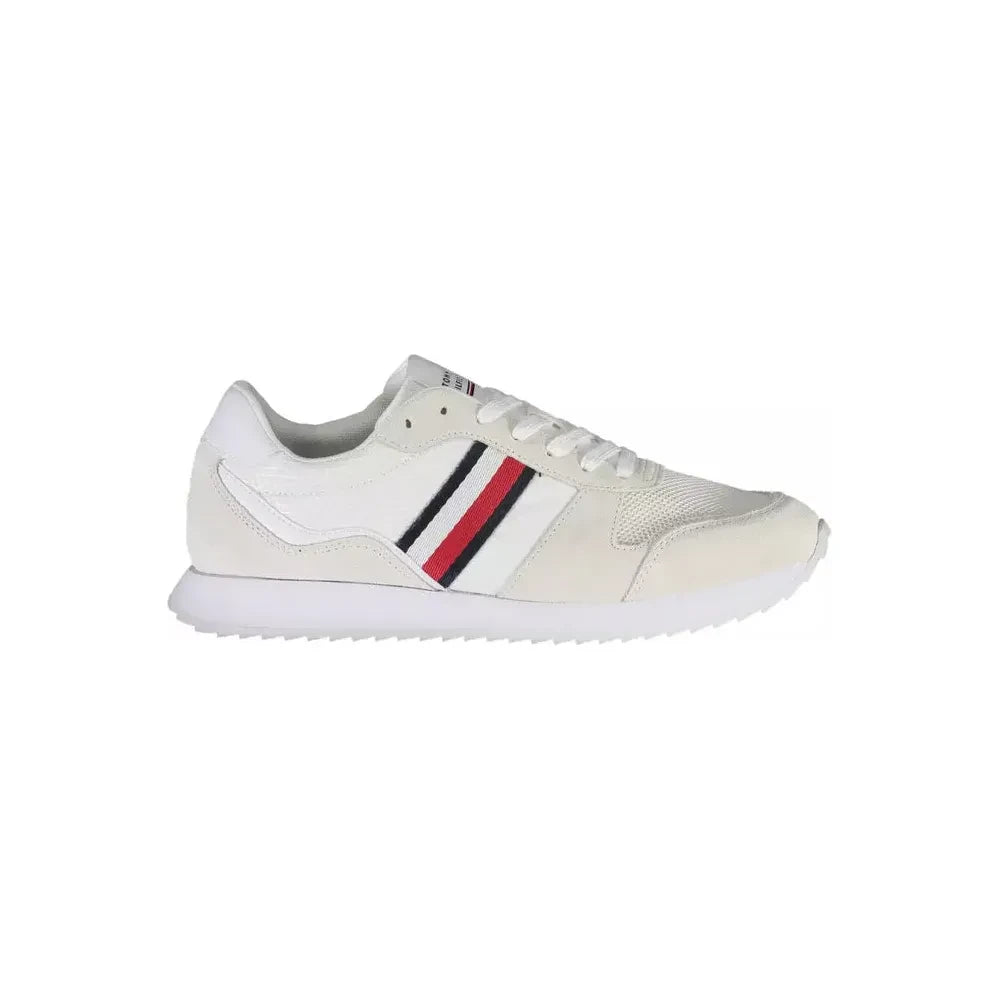 حذاء رياضي Tommy Hilfiger Eco-Conscious باللون الأبيض مع لمسات من الشعار