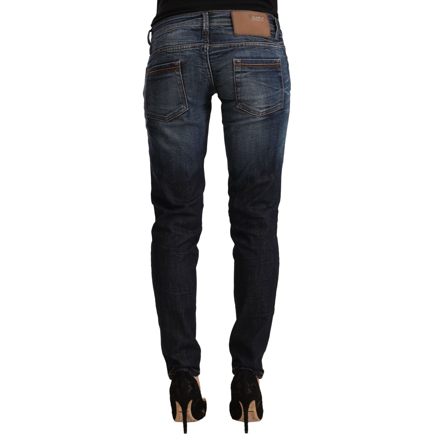 بنطلون جينز أزرق مغسول بقصّة Slim Fit من Acht Chic