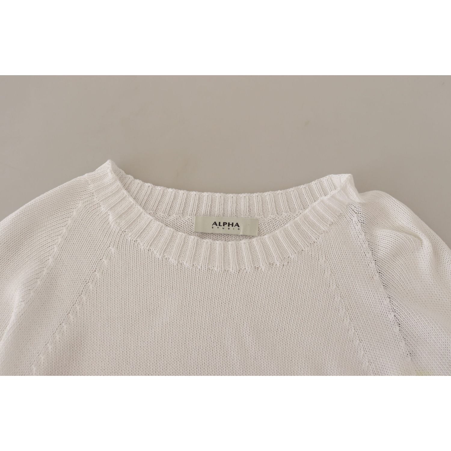 Alpha Studio White Long Sleeves Crewneck Pullover Sweater