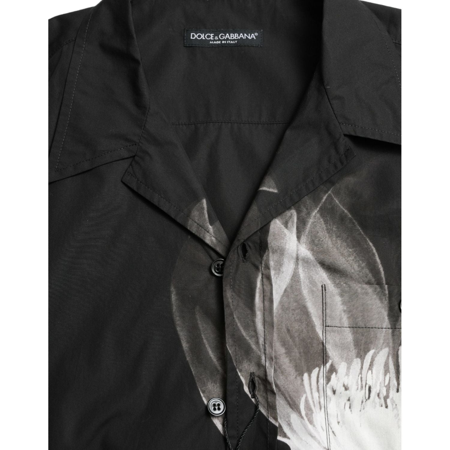 قميص دولتشي آند غابانا الأنيق المزين بالزهور بأزرار