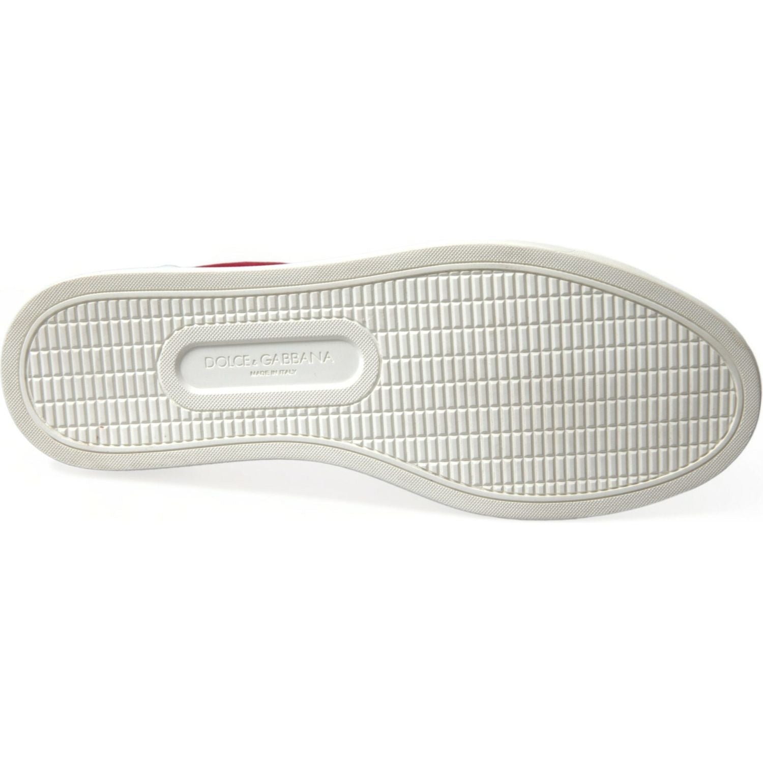 حذاء رياضي أنيق باللونين الأحمر والأبيض من دولتشي آند غابانا