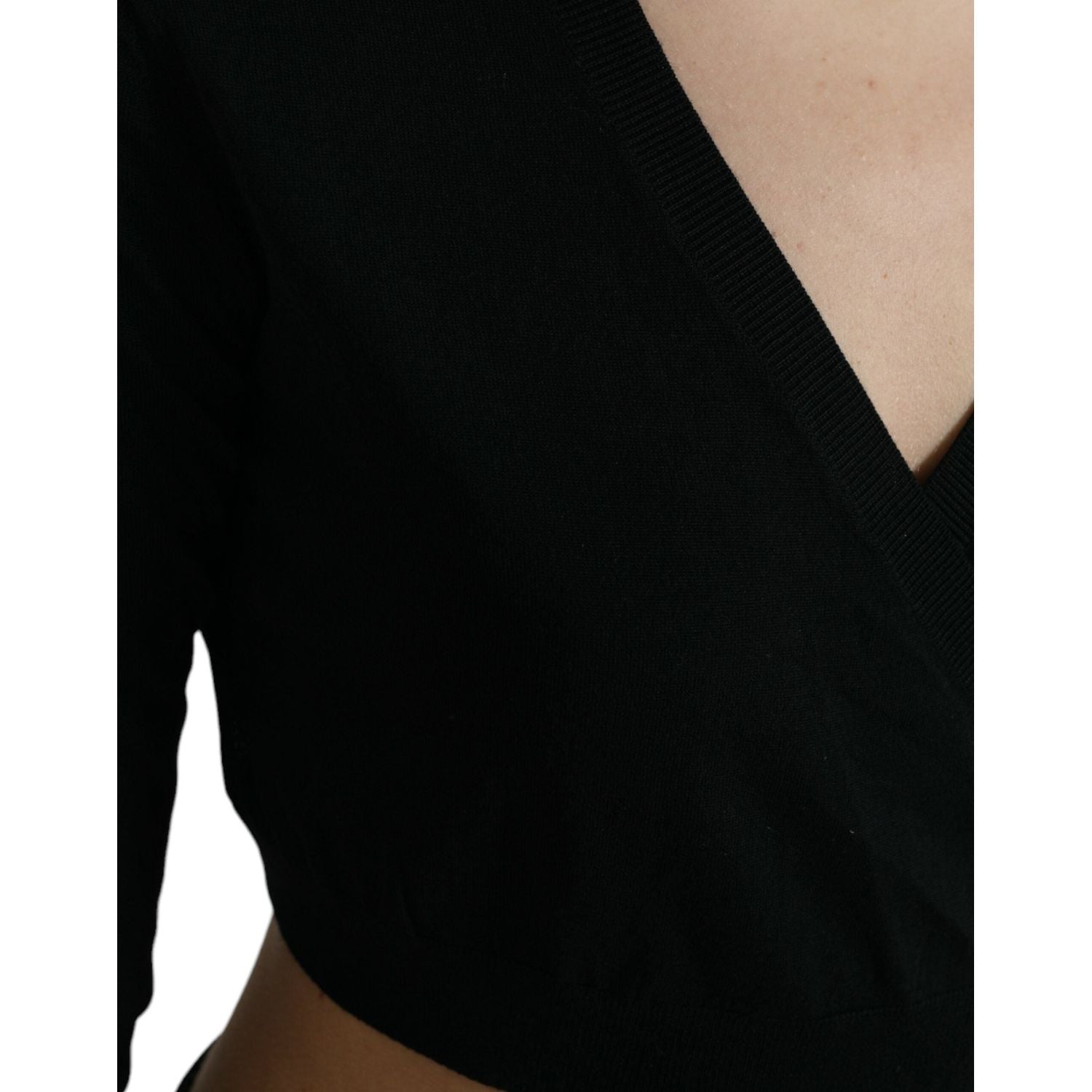 سترة كارديجان أنيقة من الصوف الأسود من دولتشي آند غابانا