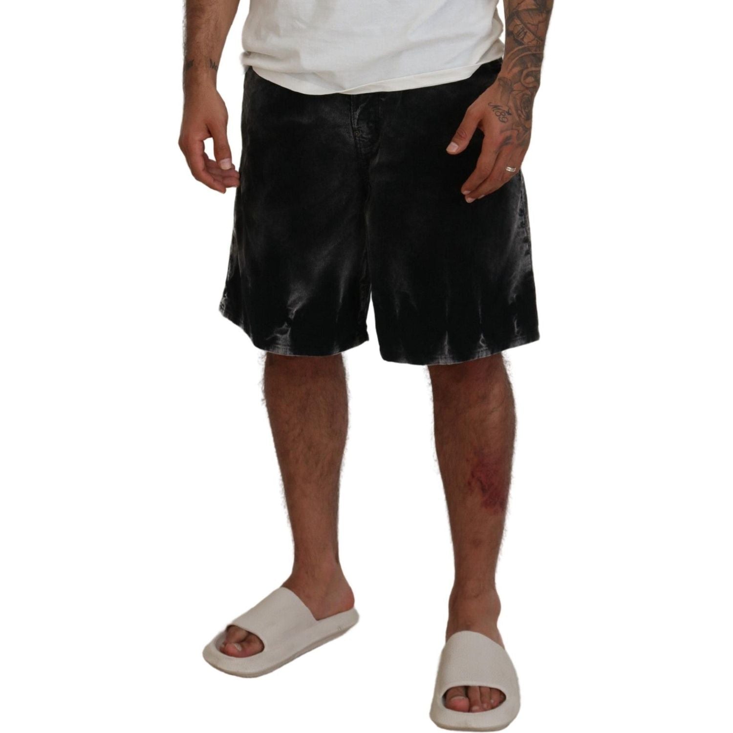 شورت برمودا من قماش مخملي رمادي من Dsquared²