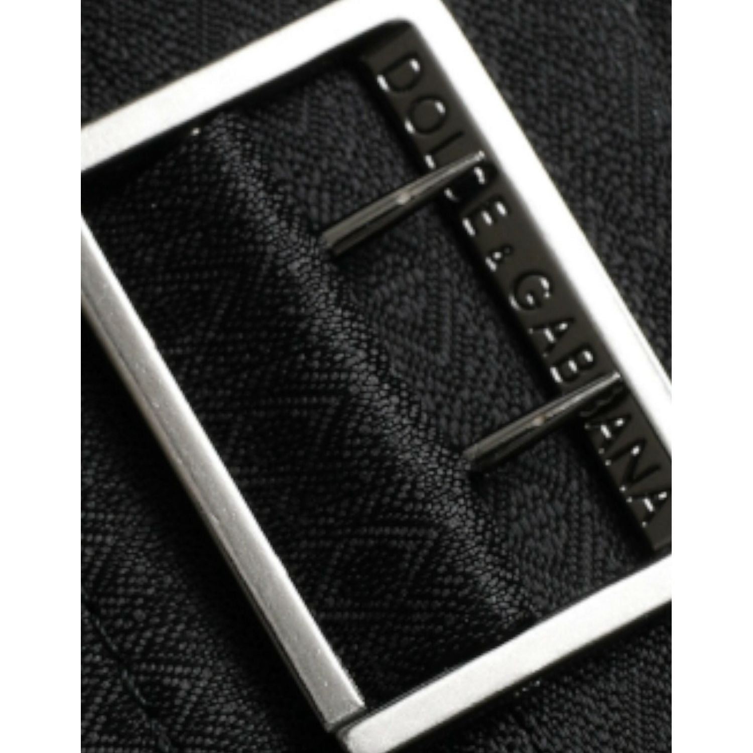 فستان وصدرية من الصوف الأسود من دولتشي آند غابانا