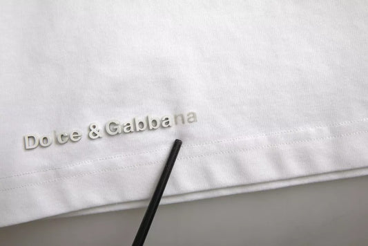 تي شيرت Dolce &amp; Gabbana من القطن الأبيض المنقوش بشعار