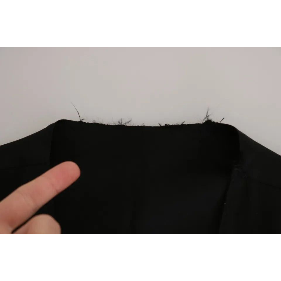 سترة دولتشي آند غابانا سوداء اللون بقصّة Slim Fit