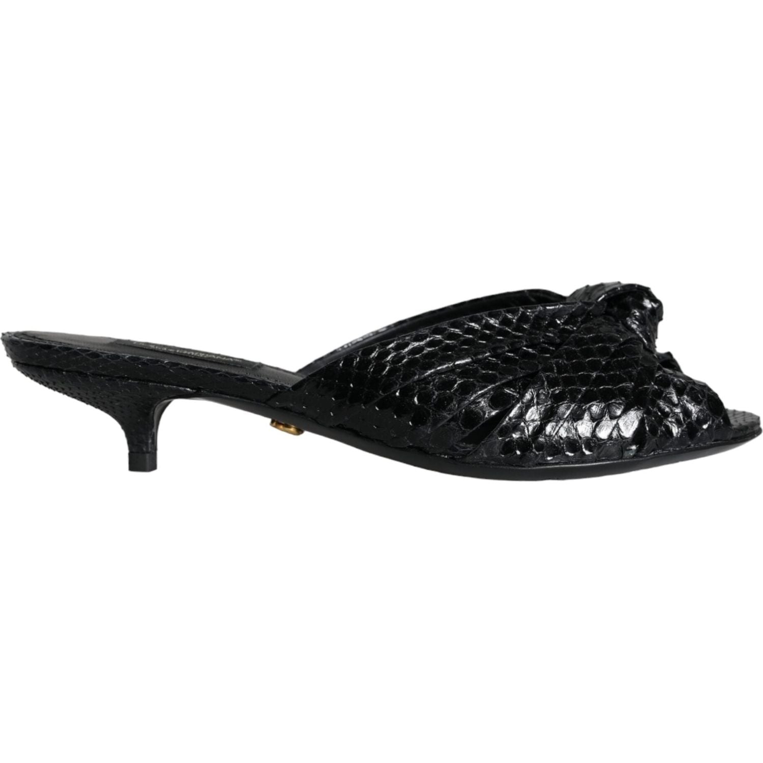 حذاء دولتشي آند غابانا بكعب عالٍ من الجلد الأسود