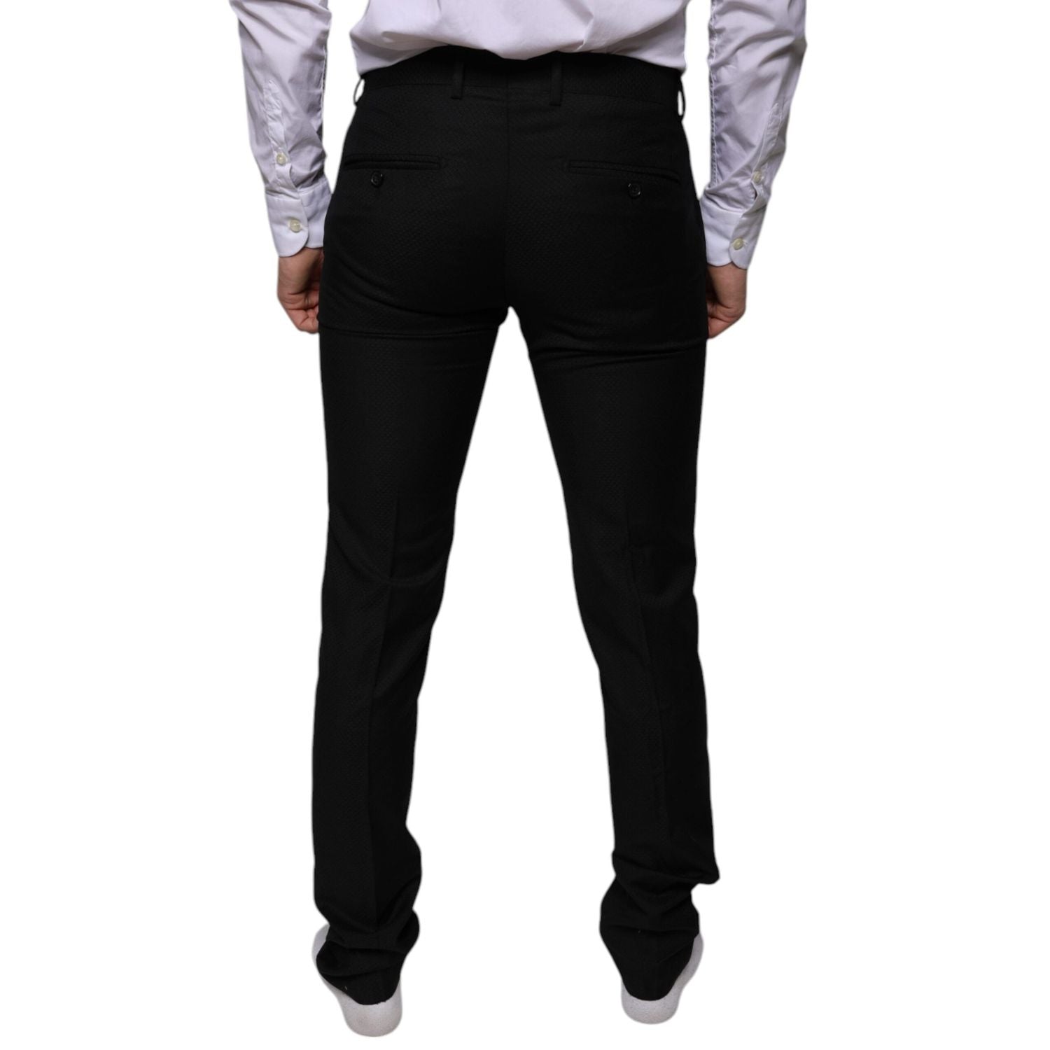 Front view with bag zipped and handles upright.