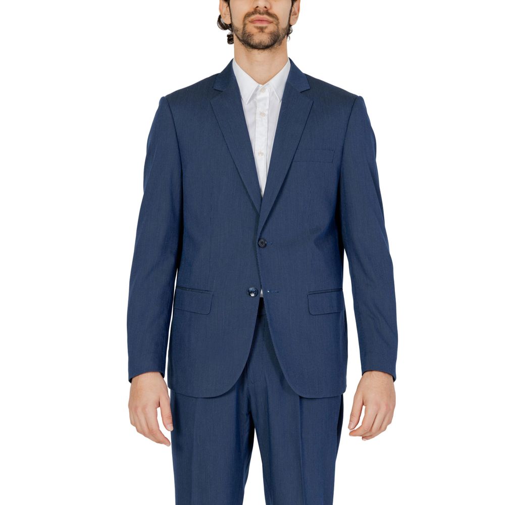Front view with bag zipped and handles upright.