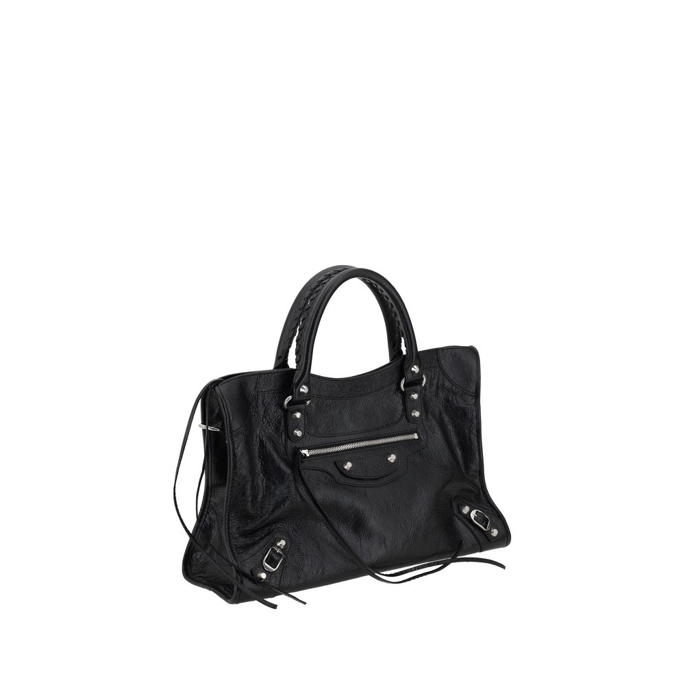Front view with bag zipped and handles upright.