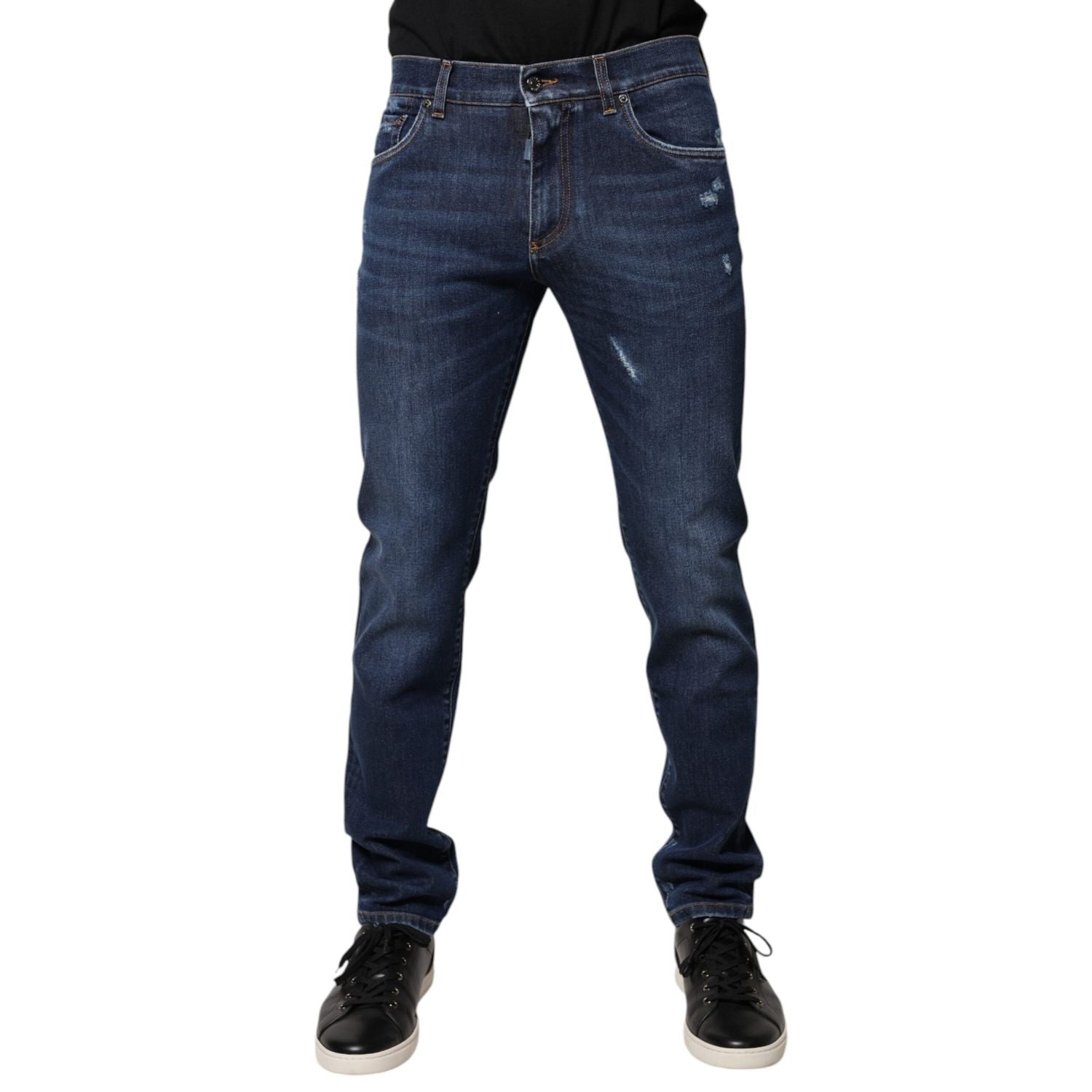 Front view with bag zipped and handles upright.