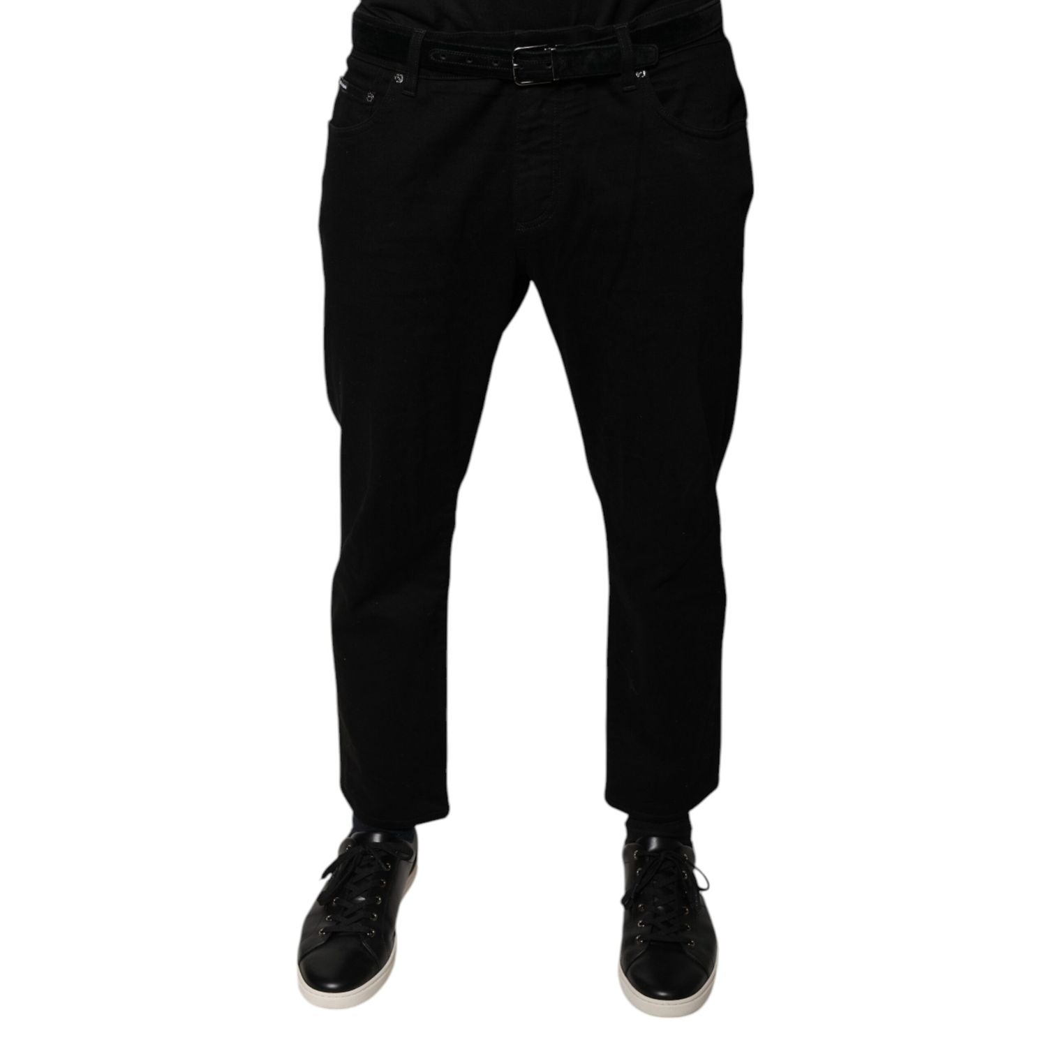 Front view with bag zipped and handles upright.