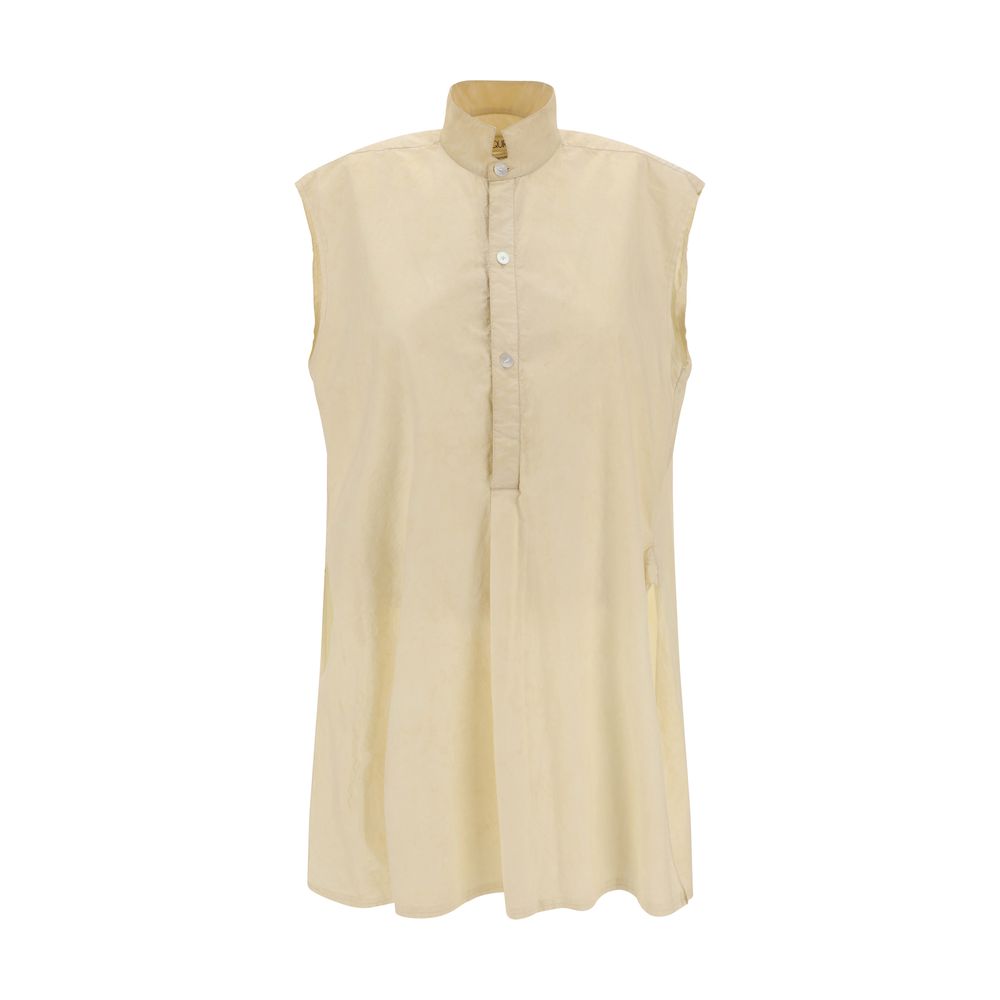 Quira Sleeveless Shirt with mandarin collar and button closure, featuring vintage design and side slits for a modern silhouette.