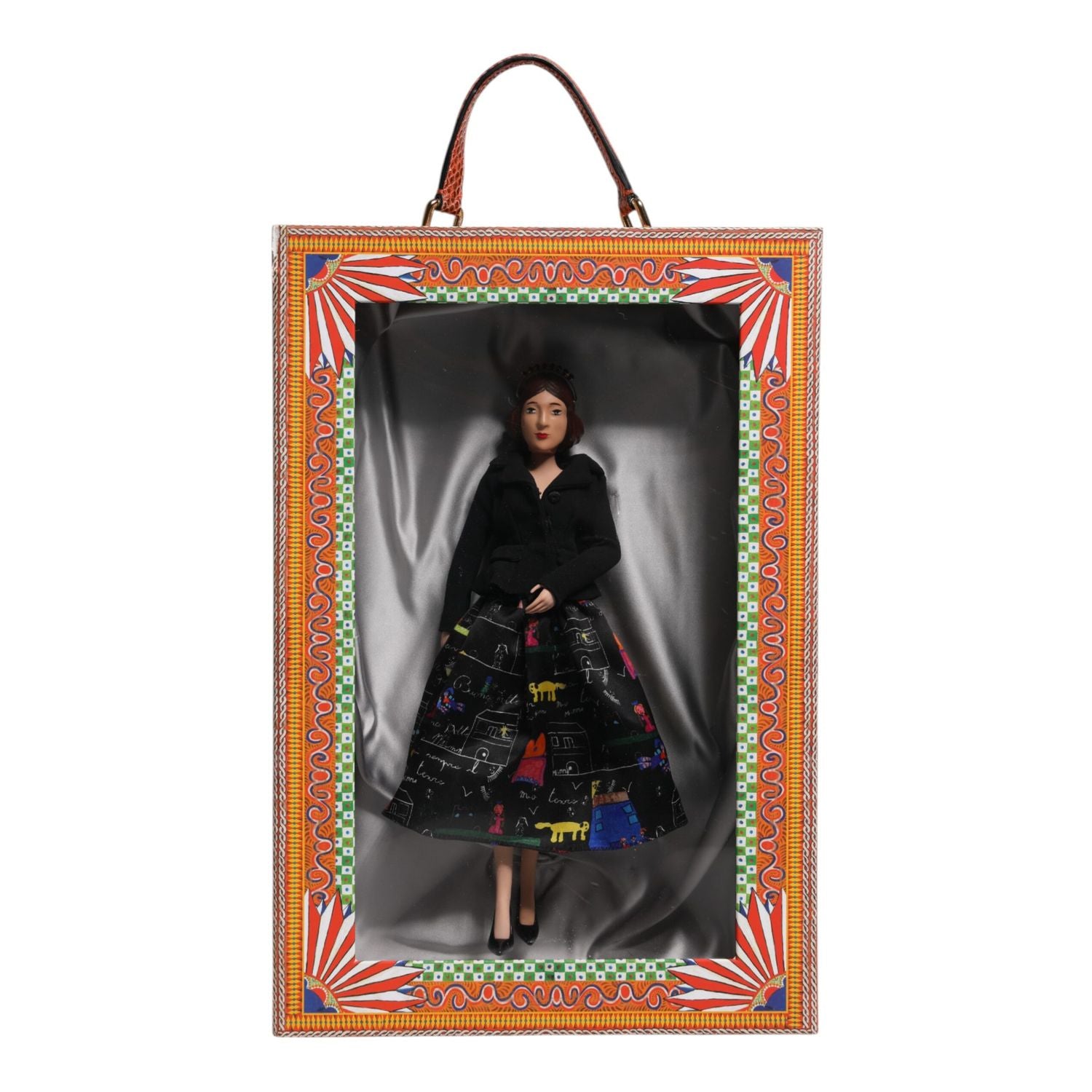 Front view with bag zipped and handles upright.