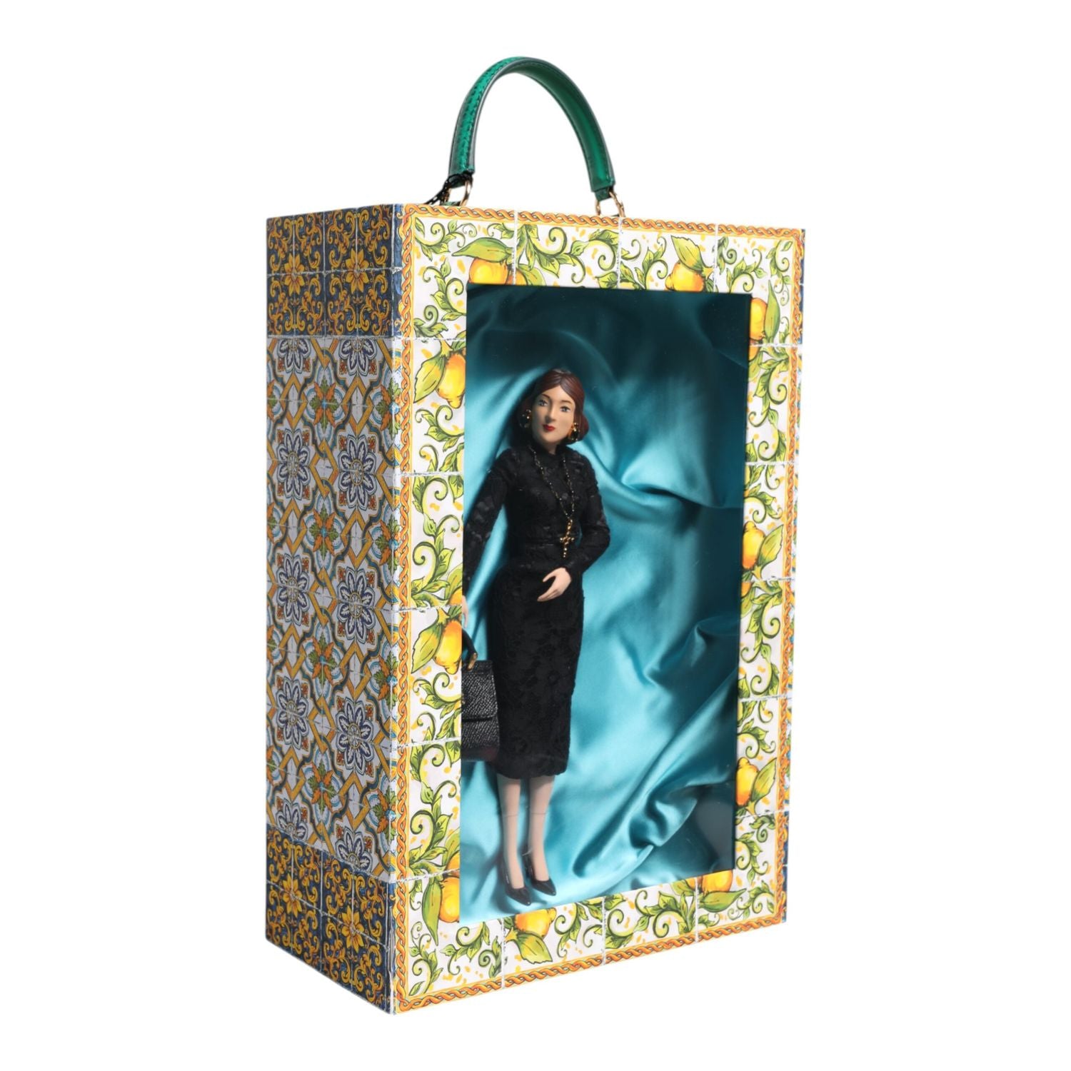 Front view with bag zipped and handles upright.