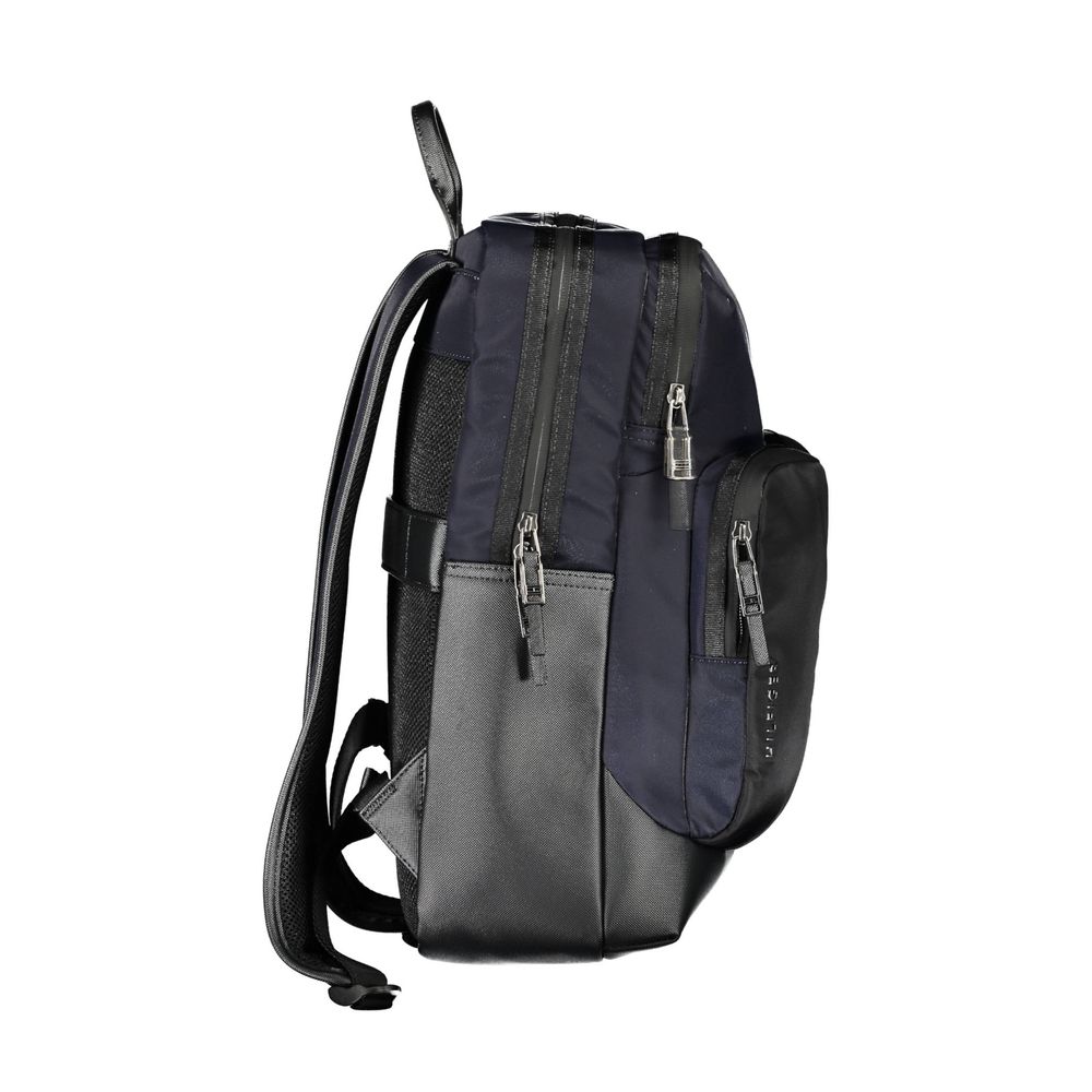 Front view with bag zipped and handles upright.