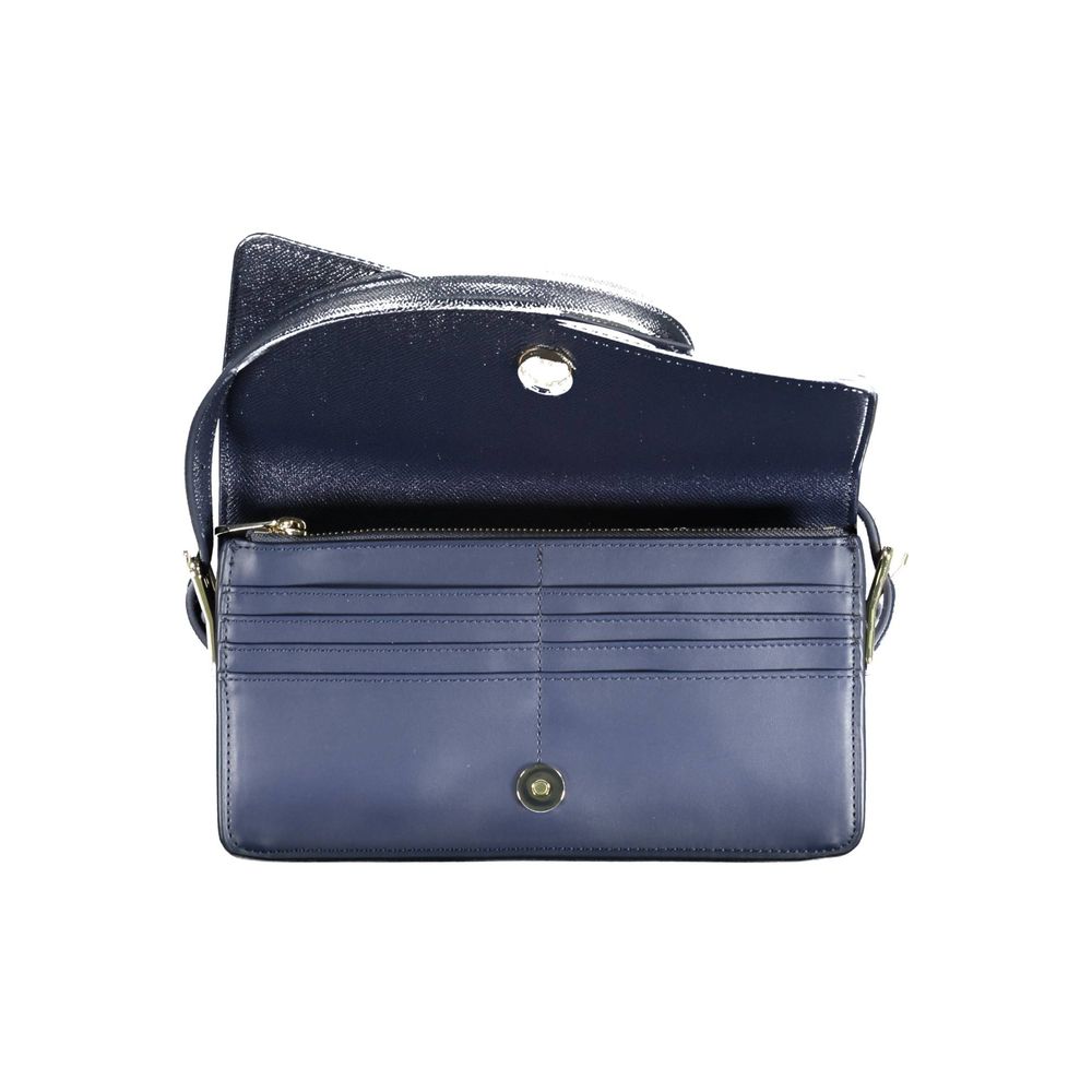 Front view with bag zipped and handles upright.