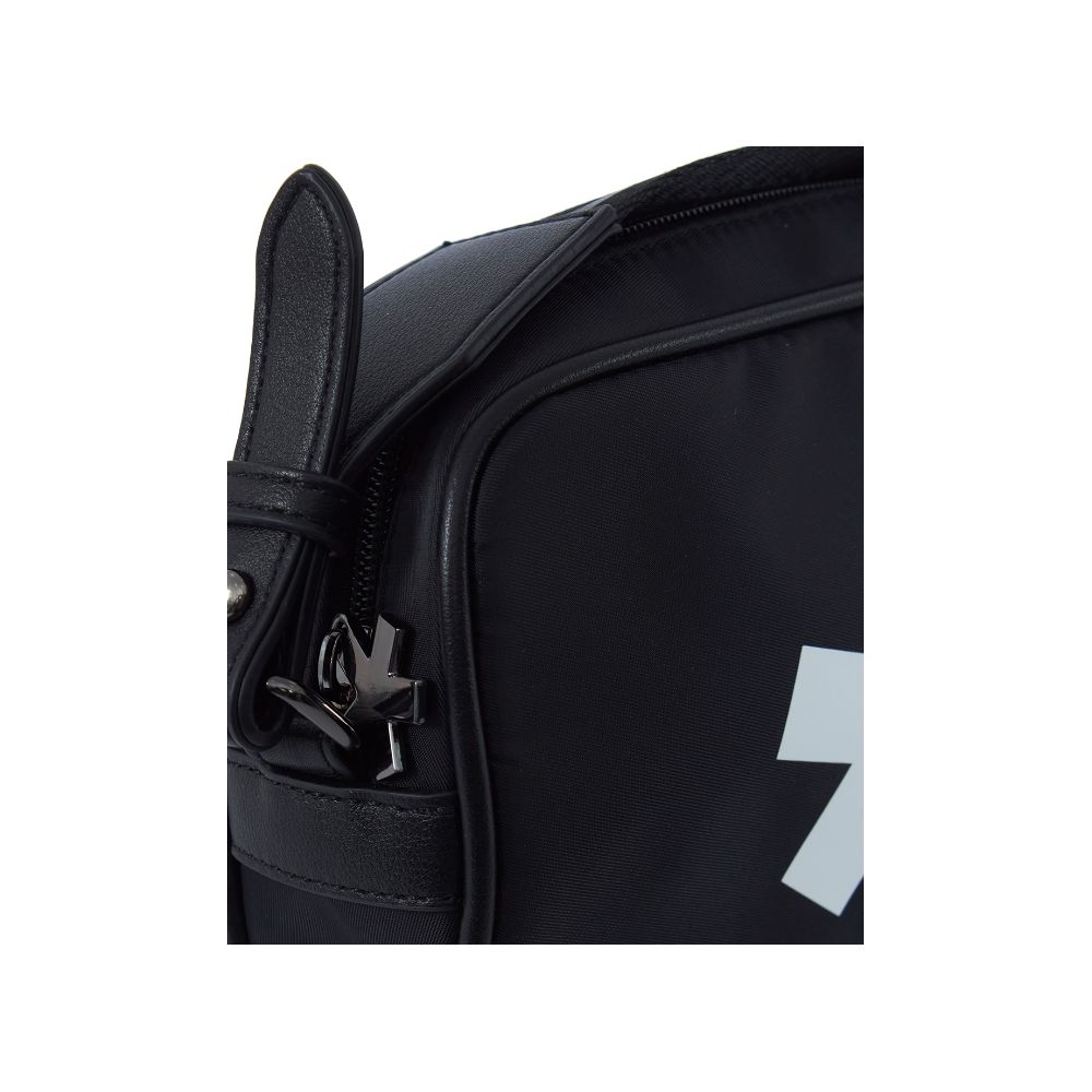 Front view with bag zipped and handles upright.