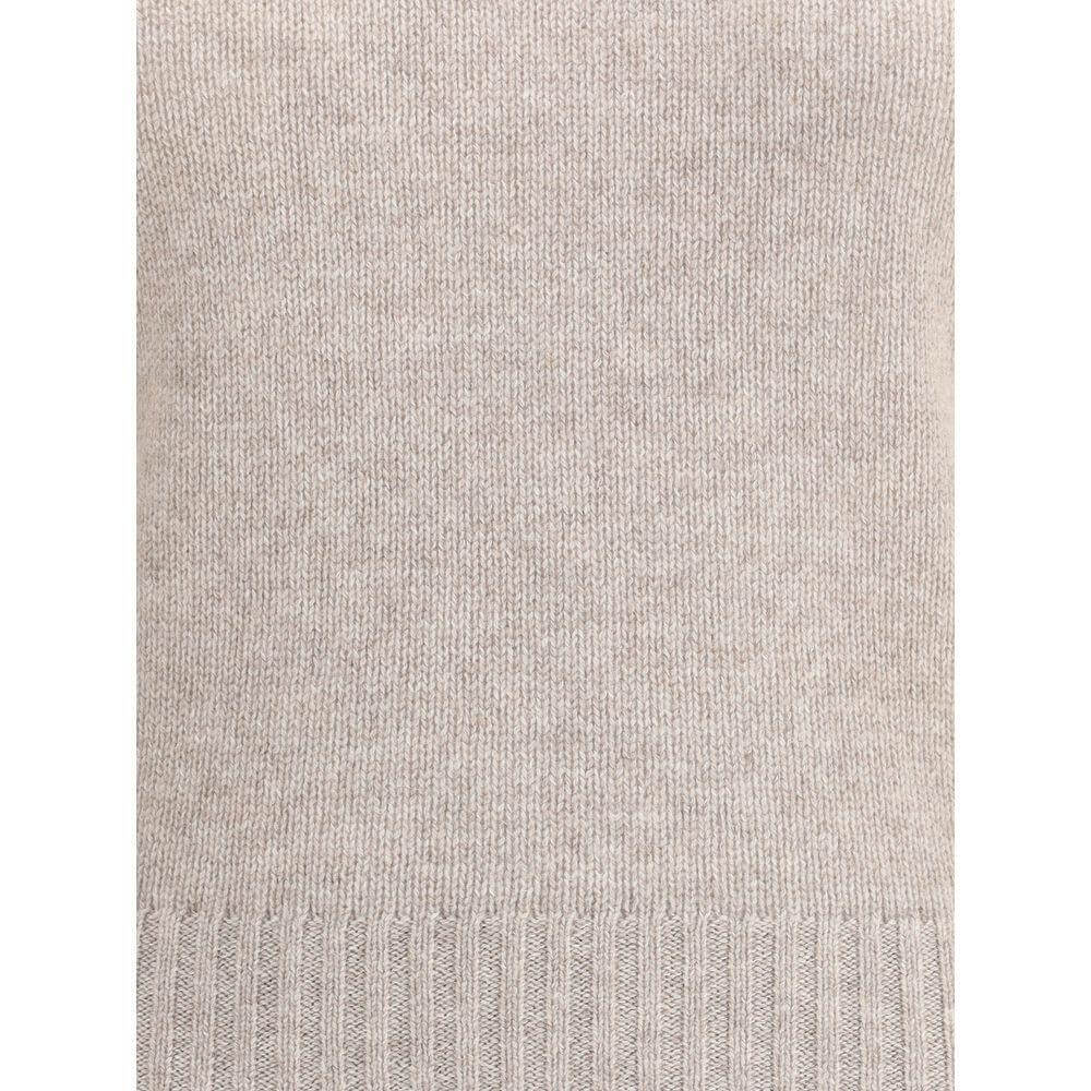 Allude Cashmere Sweater with ribbed crew neck and cuffs, made of 100% pure cashmere for comfort and elegance. Timeless winter classic.