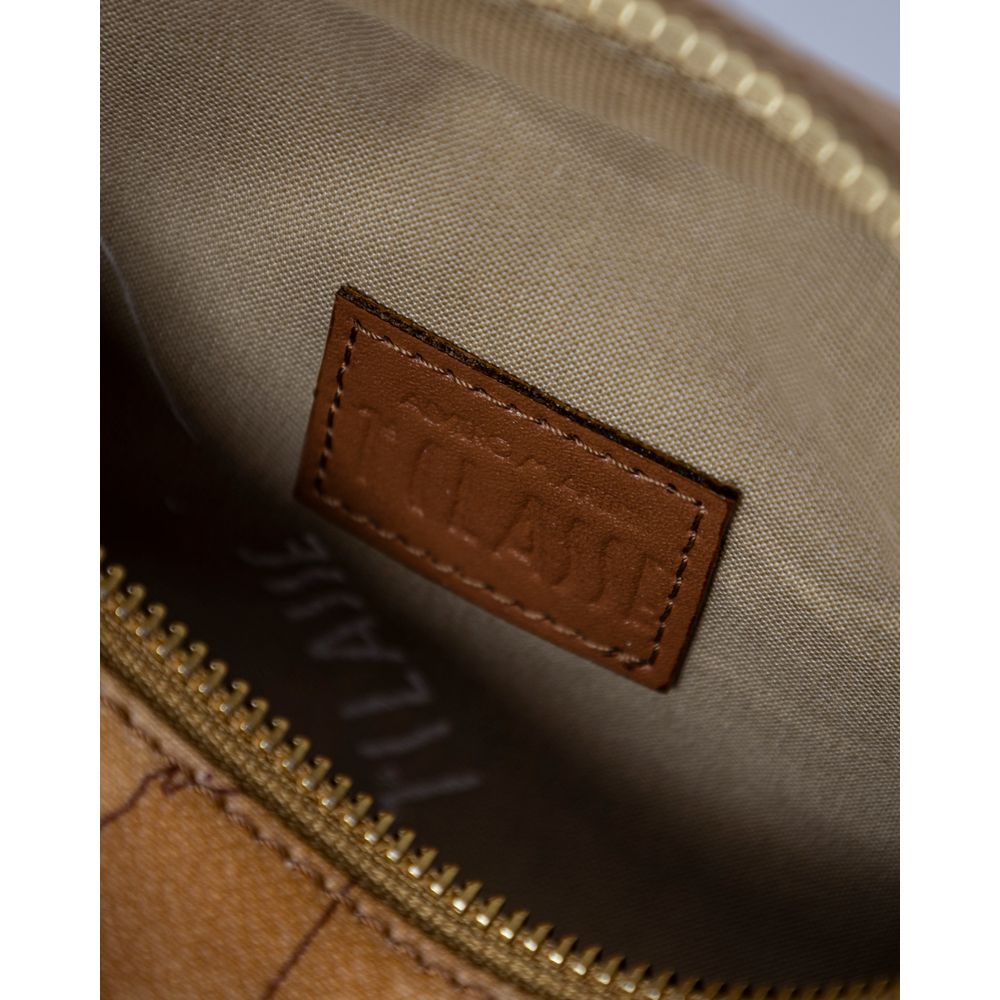 Front view with bag zipped and handles upright.