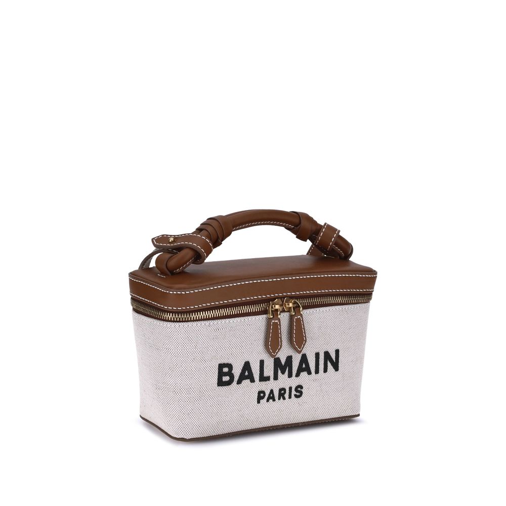 Front view with bag zipped and handles upright.