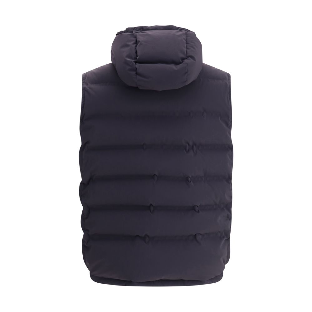 Front view with bag zipped and handles upright.