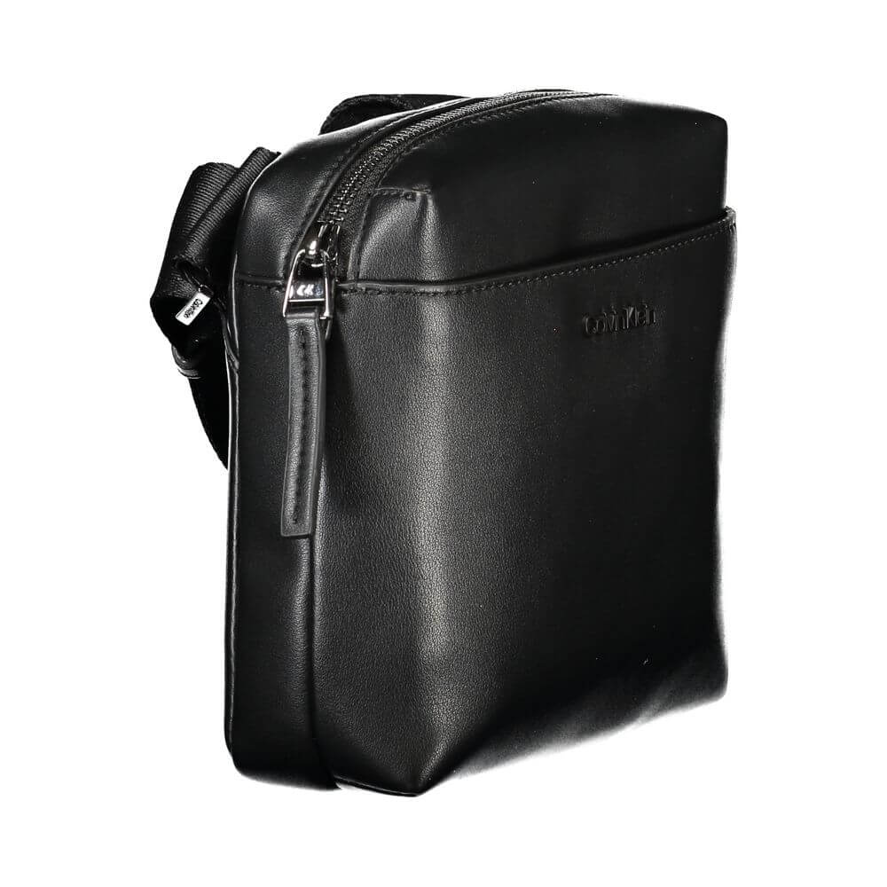 Front view with bag zipped and handles upright.