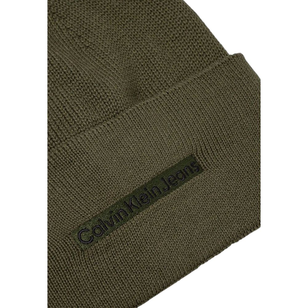 Calvin Klein Jeans Green Cotton Cap (Baseball Hat) with embroidered logo detail, ideal for winter wear.