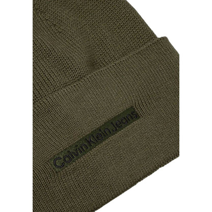 Calvin Klein Jeans Green Cotton Cap (Baseball Hat) with embroidered logo detail, ideal for winter wear.