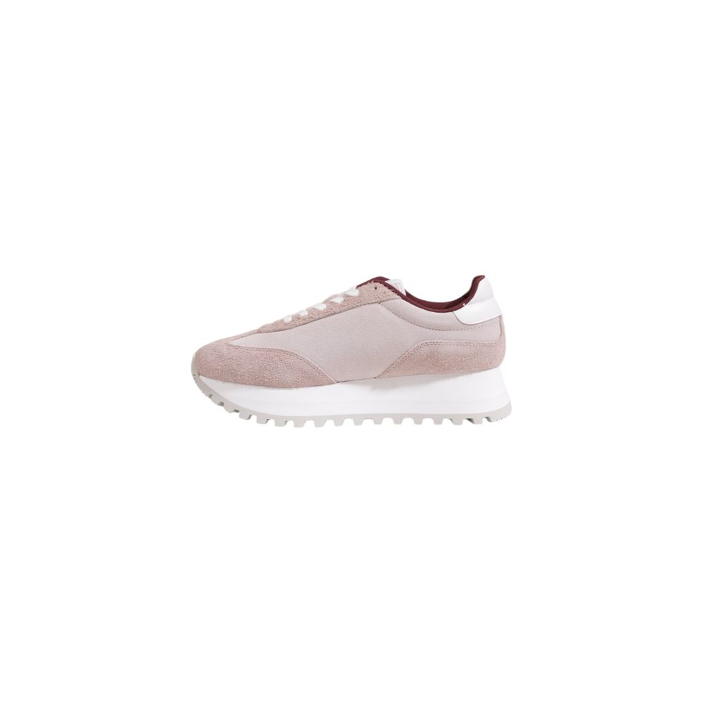 Calvin Klein Jeans Purple Leather Low Top Sneakers - Women's leather shoes with rubber sole, perfect for casual outings and leisurely activities.