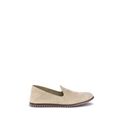 Pedro García Beige Calf Leather Bos Taurus Slip-On Loafers with zigzag rubber sole, rounded toe, elegant and practical moccasins.