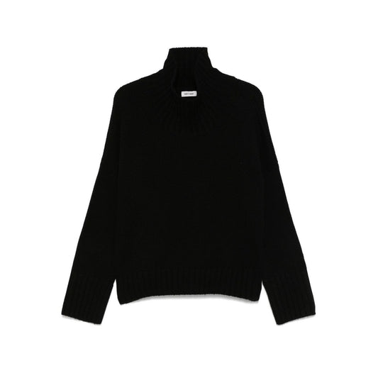 SOFT GOAT Sweaters Black cashmere turtle-neck jumper with ribbed trim and long sleeves.