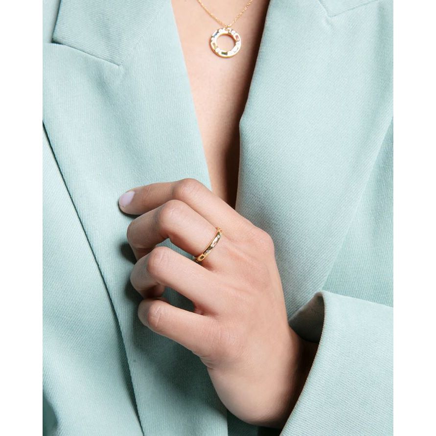 VICEROY JEWELS Mod. 13208A016-39 lady's ring in silver 925° with quartz analog movement, worn by a woman in a mint green blazer.