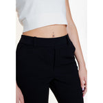 Vero Moda Black Polyester Pant for women in spring/summer collection; regular fit, composition: 62% polyester, 33% viscose, 5% elastene.